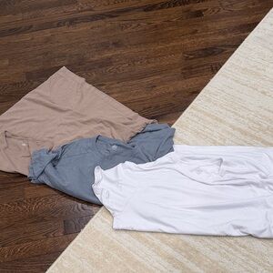 Set of Three T-Shirts in Neutral Tones alo yoga